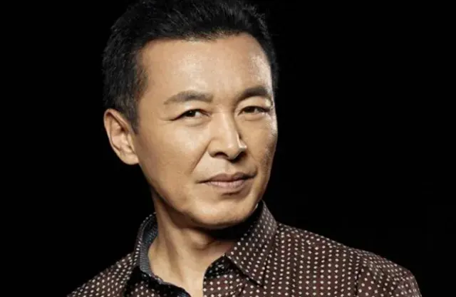 王强军旅剧角色广为人知,9岁儿子手写“永不离婚”挽留婚姻 相关图片 王强军旅剧角色广为人知,9岁儿子手写“永不离婚”挽留婚姻 相关图片