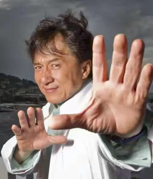 成龙拒演《尖峰时刻4》后五天内推出《图兰朵》纪念版与县域养老项目 情报图 成龙拒演《尖峰时刻4》后五天内推出《图兰朵》纪念版与县域养老项目 情报图