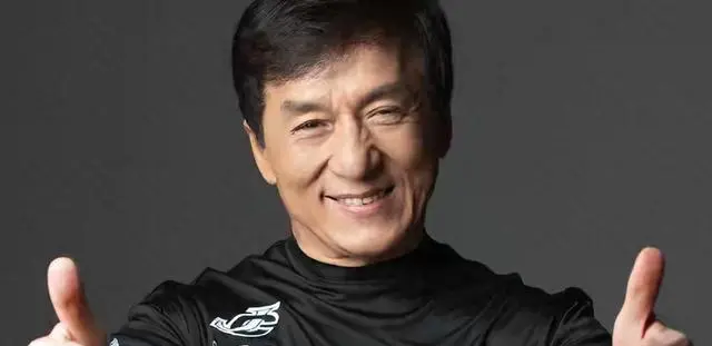 成龙拒演《尖峰时刻4》后五天内推出《图兰朵》纪念版与县域养老项目 相关图片 成龙拒演《尖峰时刻4》后五天内推出《图兰朵》纪念版与县域养老项目 相关图片